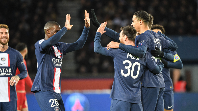 El PSG superó 2-0 al Angers con gol de Messi