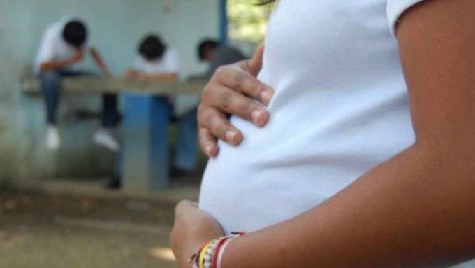 Gobierno evalúa planes para la prevención del embarazo adolescente y "desarrollar políticas de acción inmediata"