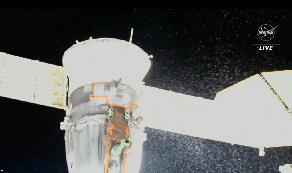 Nave espacial rusa Soyuz regresó a la Tierra tras avería