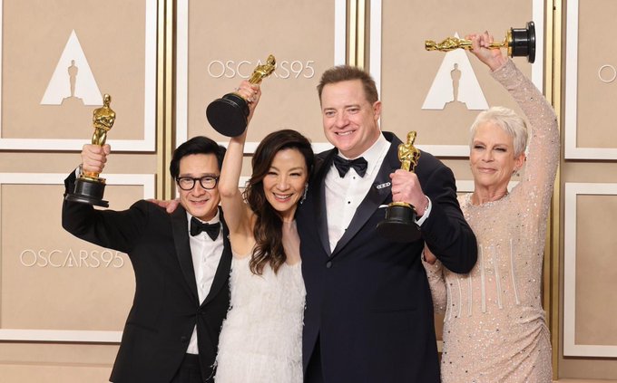 La madre de Michelle Yeoh celebra en Malasia el Óscar a su hija