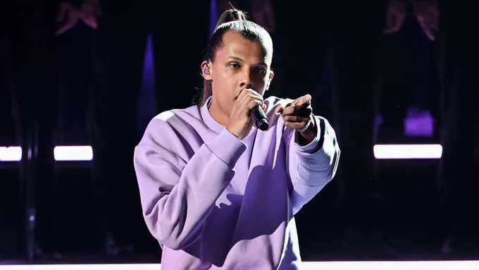 El popular músico belga Stromae se ha visto obligado a cancelar "por razones médicas" tres conciertos en el Este de Francia que eran parte de su gira para promocionar su álbum "Multitude", anunciaron sus productores este miércoles.