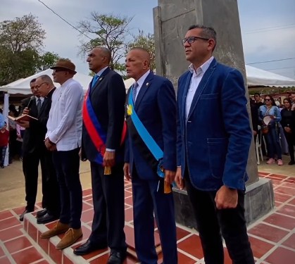 Manuel Rosales inauguró la Plaza "Teniente de Navío, Pedro Lucas Urribarri" en Santa Rita