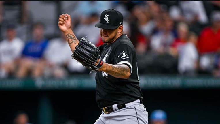El relevista José Ruiz fue cambiado a los Diamondbacks de Arizona