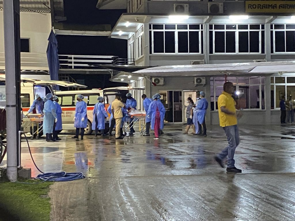 Reportan 20 muertos por incendio de residencia estudiantil en Guyana