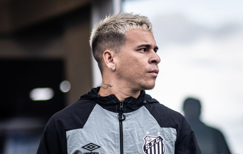 Soteldo vuelve a entrenarse con el Santos