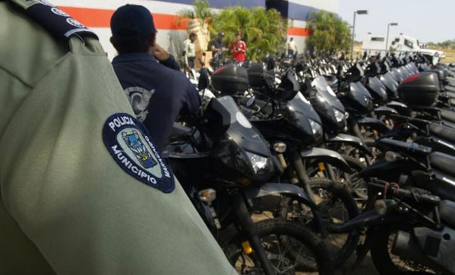 Funcionarios de Polimaracaibo piden su baja para irse por la selva del Darién