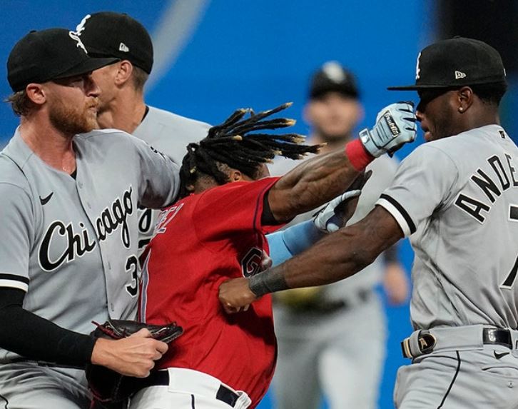 Tim Anderson José Ramírez suspensión