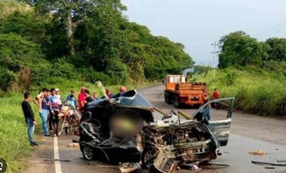 Un muerto y tres heridos dejó aparatoso choque en la carretera Lara-Zulia (+Video)