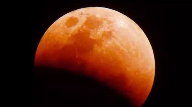 Eclipse lunar
