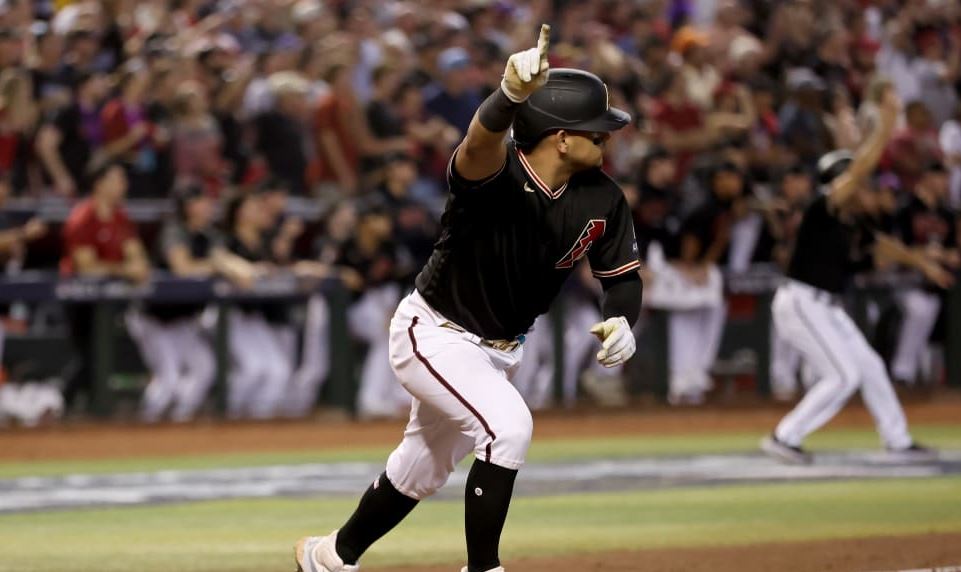 Gabriel Moreno brilló para que los Diamondbacks nivelen la serie