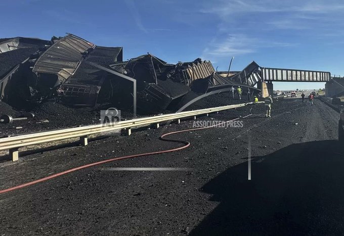Conductor de tráiler murió por descarrilamiento de tren de carga en Colorado