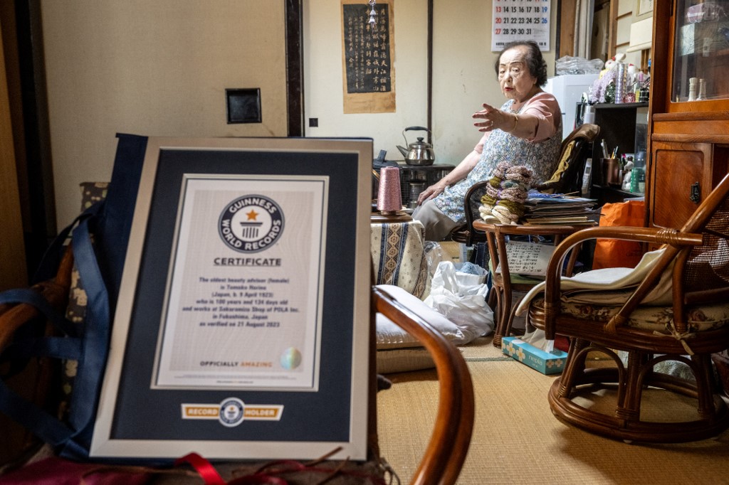 La japonesa Tomoko Horino, ostenta el récord de ser la consejera de belleza más anciana del mundo: Tiene 100 años