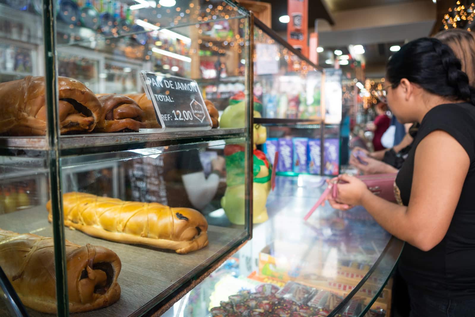 El pan de jamón entre los ausentes de muchas mesas navideñas este año: Su costo entre $10 y $15