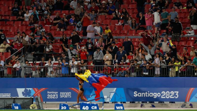 Joselyn Brea celebró su doblete dorado con los venezolanos en Chile (Video)