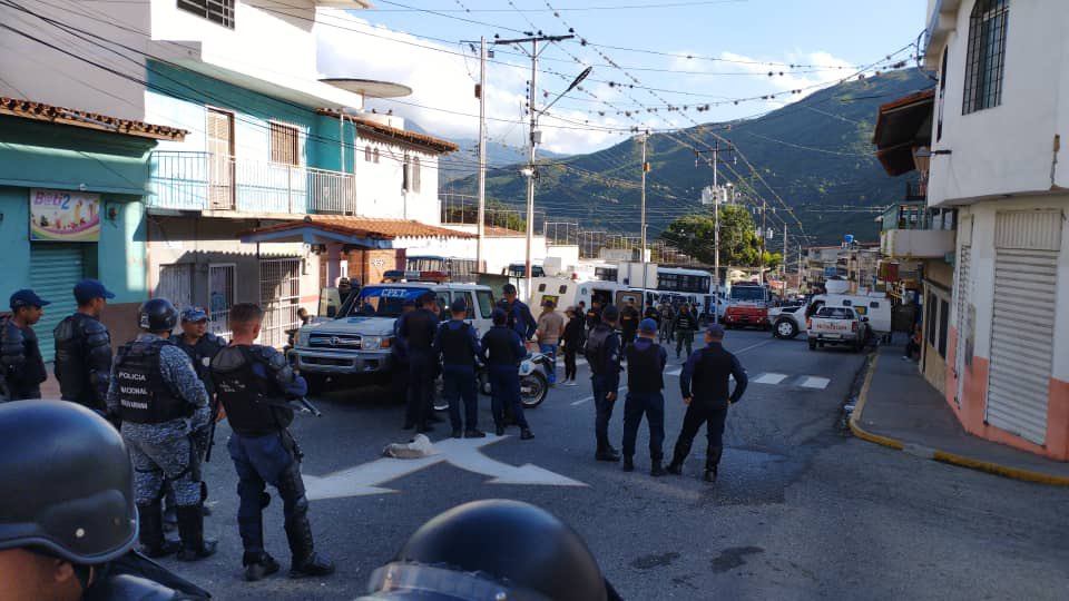 Autoridades policiales y militares intervienen el internado judicial de Trujillo
