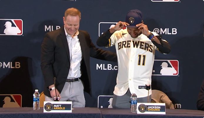 El prospecto zuliano Jackson Chourio portará la 11 de Luis Aparicio con los Cerveceros (Video)