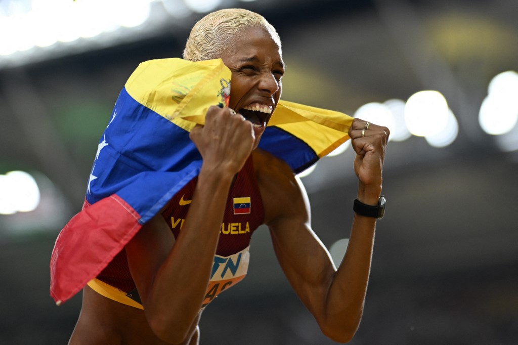 "Yo soy una mujer de retos": Yulimar Rojas avanza por "buen camino" hacia un salto de oro sobre la torre Eiffel