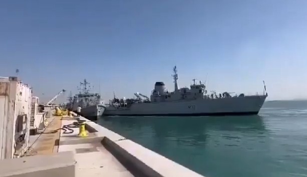 Dos buques británicos chocan en un puerto de Baréin en un incidente sin heridos (+Video)