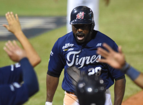 Jose Pirela grand slam