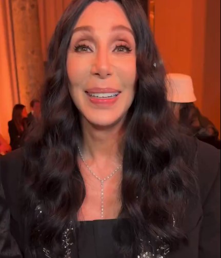 Cher con 77 años y un novio de 37 luce espectacular