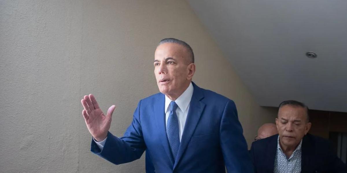 Manuel Rosales se postula como candidato presidencial por UNT