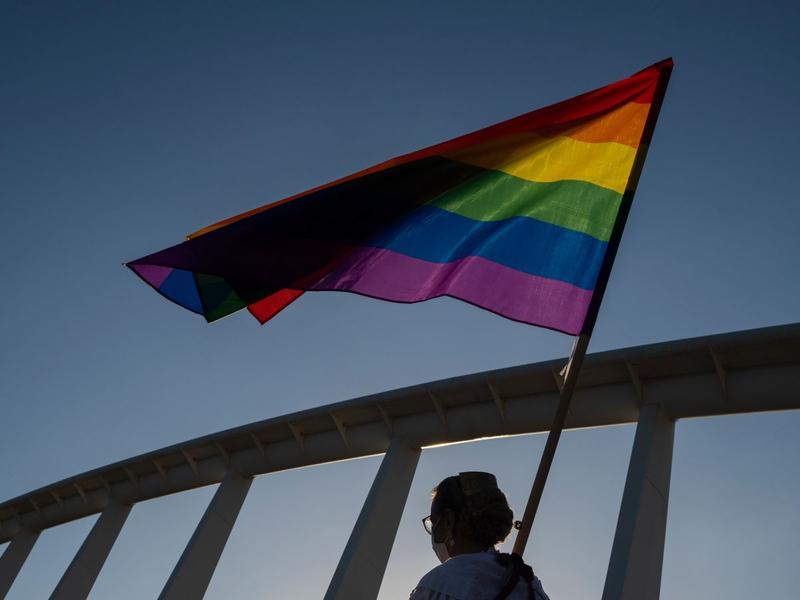 Aprueban 15 años de cárcel para homosexuales en Irak