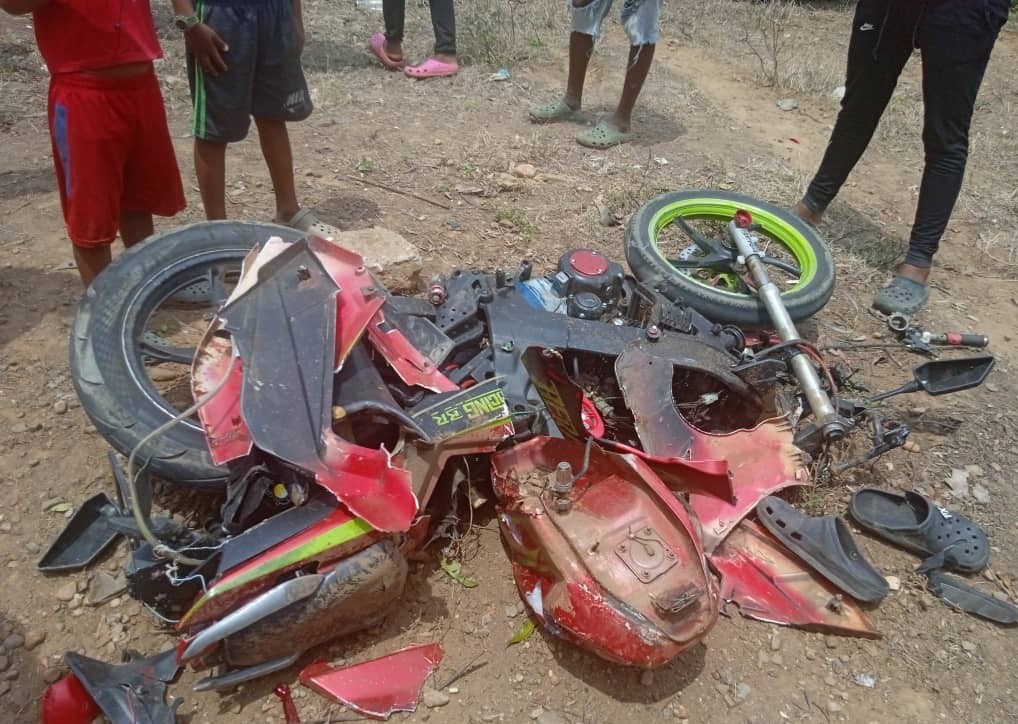 Murió un motorizado tras colisionar con una gandola en Valmore Rodríguez