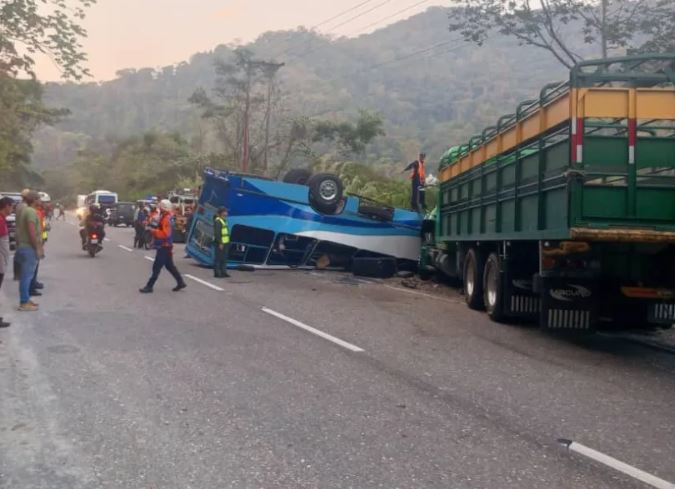 Asciende a 12 los heridos en el choque entre un autobús y una gandola en la troncal cinco de Táchira