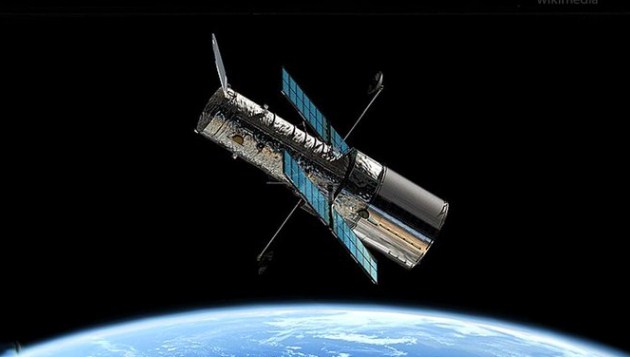 Telescopio Espacial Hubble cumple 34 años de servicio y nos regala esta hermosa imagen de la nebulosa Dumbbell