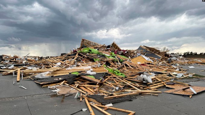 EEUU en alerta tras el paso de fuertes tornados en Nebraska