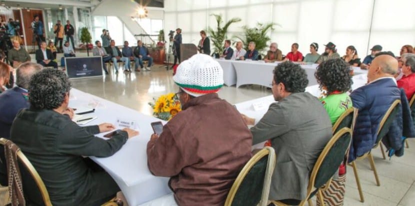 Gobierno colombiano y el ELN iniciaron diálogo en Caracas con reuniones separadas