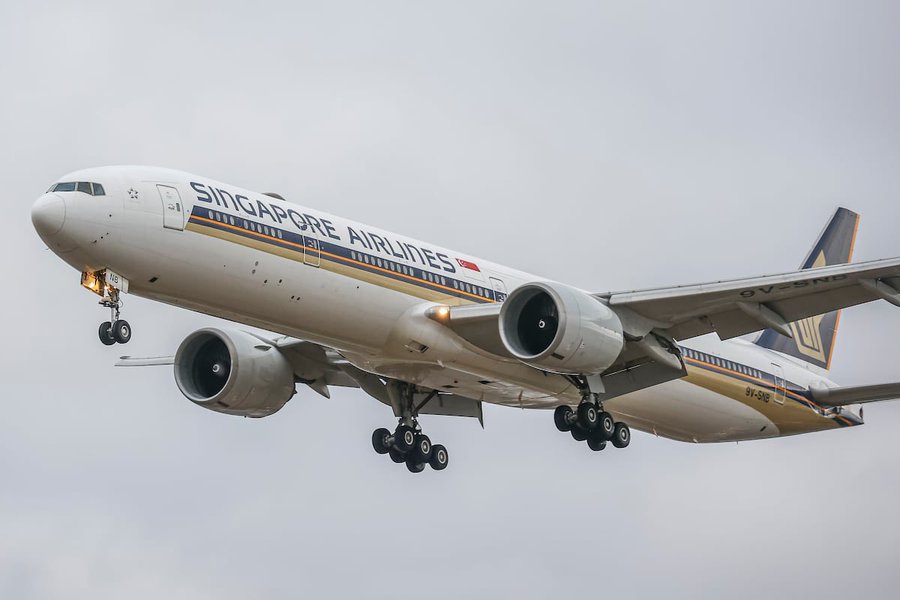 Un muerto y varios heridos por fuertes turbulencias en un vuelo de Londres a Singapur