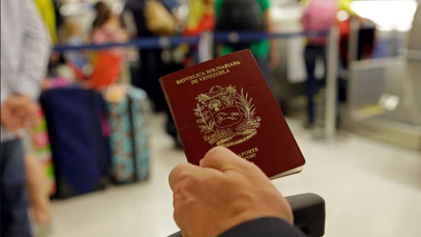Ecuador otorgará salvoconducto digital para los venezolanos que quieren viajar a su país
