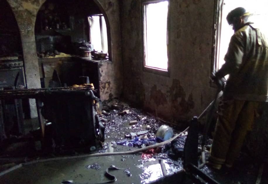 Mueren una niña y una mujer tras el incendio de un apartamento en Guarenas, Miranda