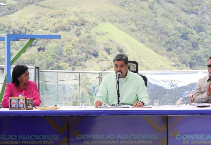 Maduro anuncia créditos y recuperación de la ULA en Mérida