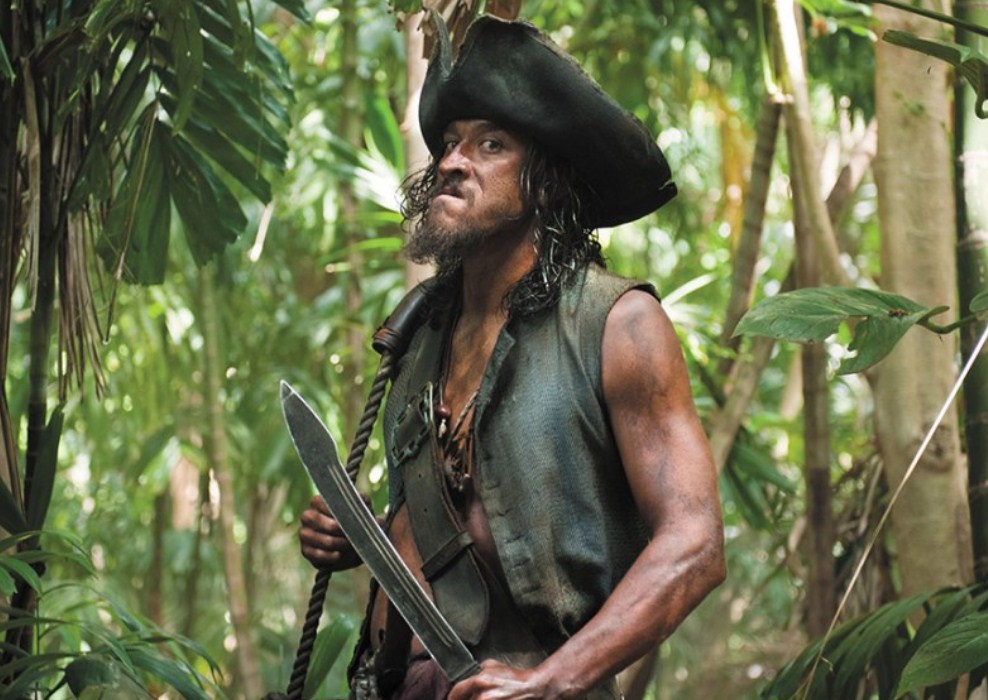 Murió Tamayo Perry, uno de los actores de la película "Piratas del Caribe": Lo atacó un tiburón en Hawai