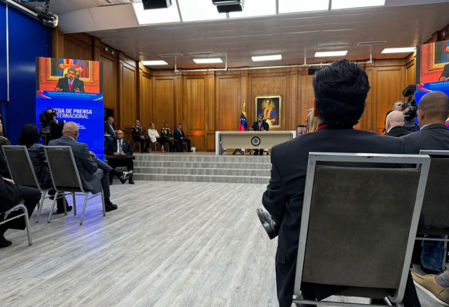 No me temblará el pulso para llamar al pueblo a otra revolución: Maduro