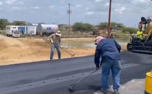 Asfaltado en La Guajira