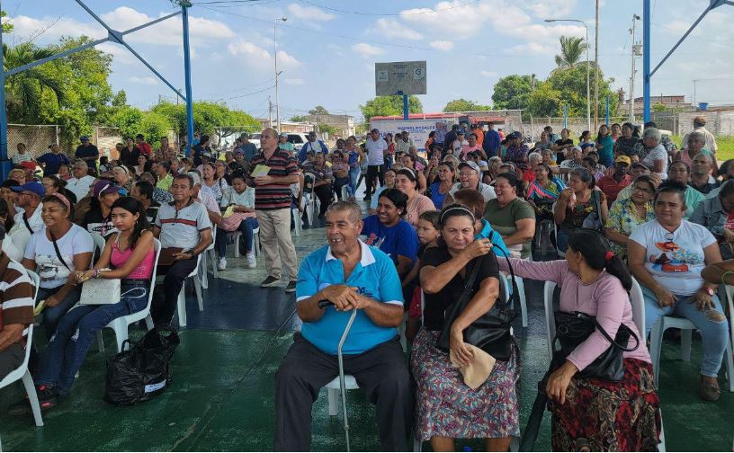 Gobernación del Zulia entrega más de 1.500 lentes correctivos en diferentes municipios del Zulia