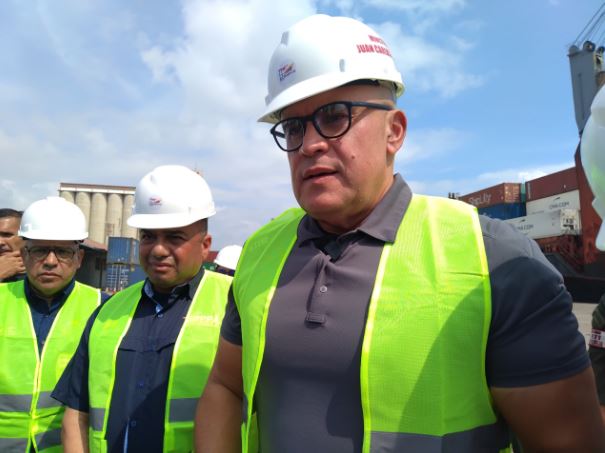 "Mostramos al país la exportación de 100 contendores de camarones que van al mercado chino": Ministro Loyo