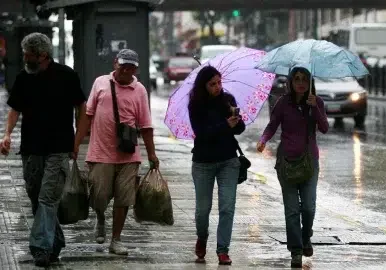 Advierten aumento de enfermedades virales en el país durante las lluvias