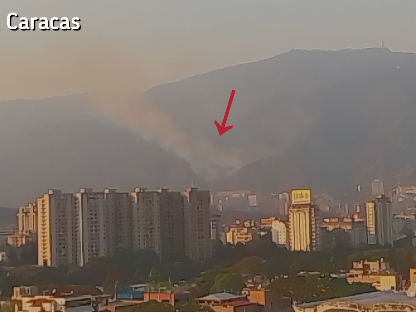 Reportan incendio en el Waraira Repano