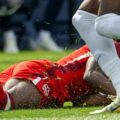 Alphonso Davies sufre lesión que lo aparta de los terrenos por el resto de temporada