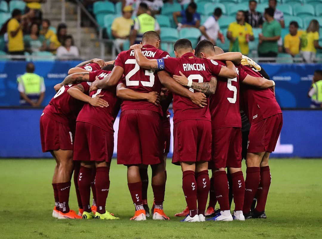 La Vinotinto presenta su once para su juego vital ante Perú