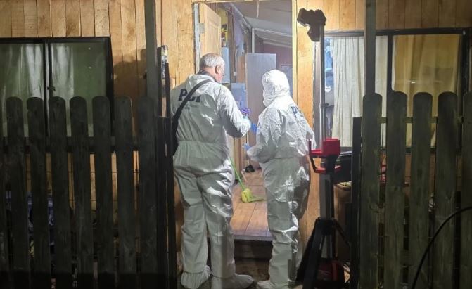 Mujer asesinó a su yerna venezolana de varias puñaladas en Chile: Dejó el cadáver en la entrada de la casa