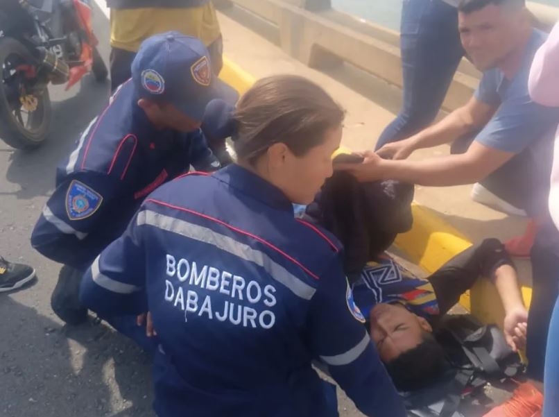 Herido motorizado al impactar contra una camioneta Súper Duty en el Puente sobre el Lago de Maracaibo