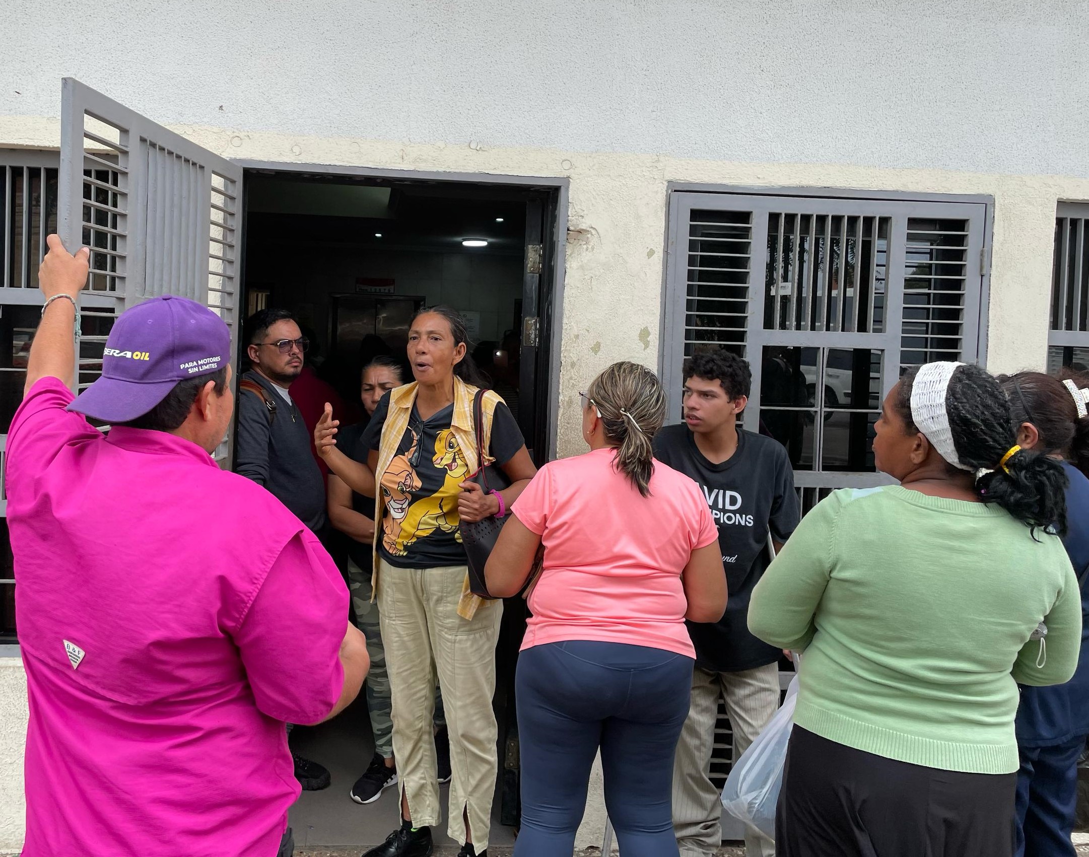 Denuncian presunto retardo en gestiones administrativas y entregas de documentos en la ZEZ