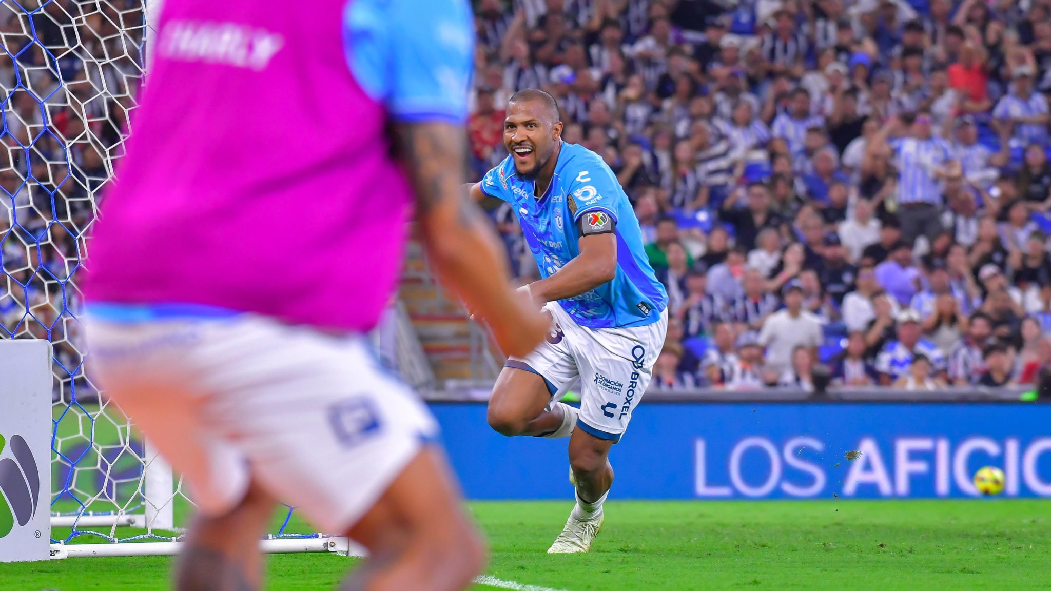 Salomón Rondón se vistió de héroe y Pachuca clasificó a cuartos de final de la Liga MX