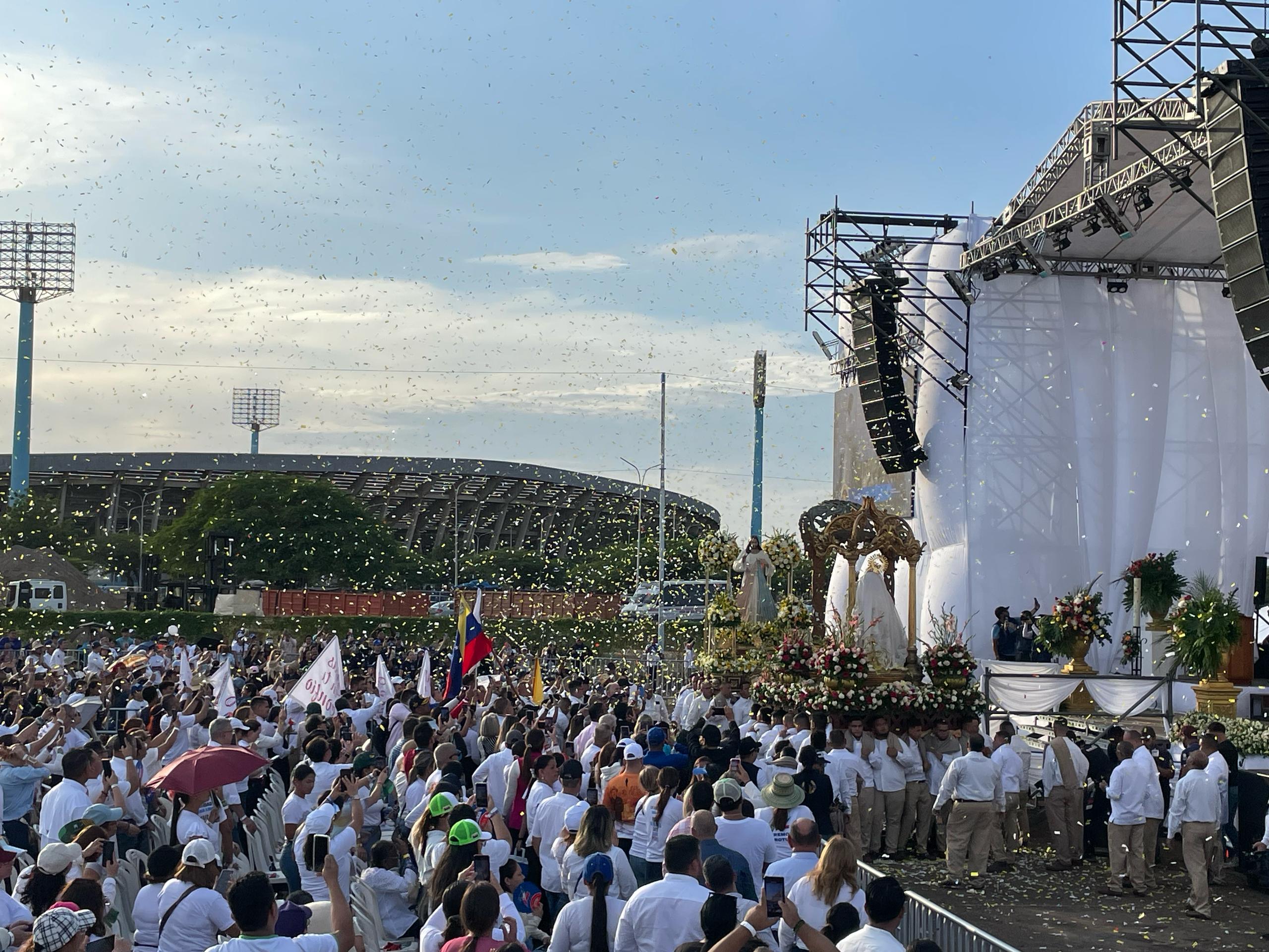 Una misa solemne: Un mar de Misericordia se sintió en Grano de Oro al cierre de la Fiesta Divina