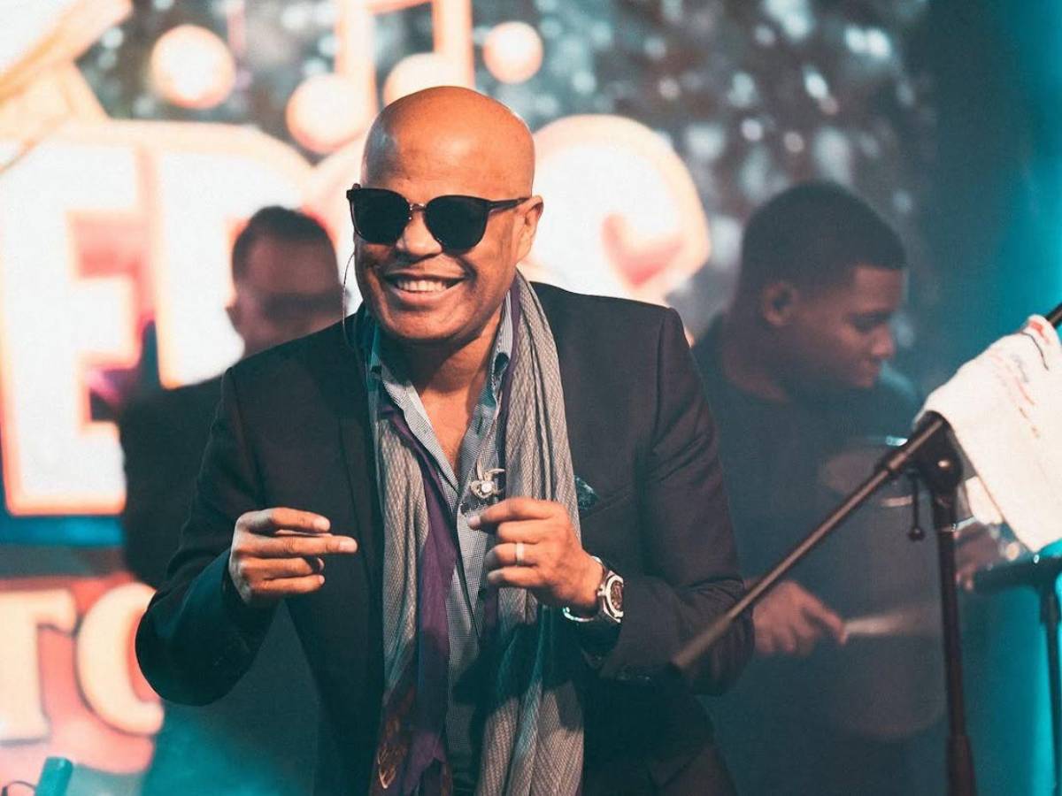 Llega el féretro con el cuerpo de Rubby Pérez al Teatro Nacional en República Dominicana